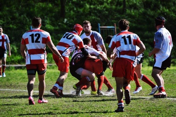 Rugby: un super Domenghini trascina la capolista Monferrato