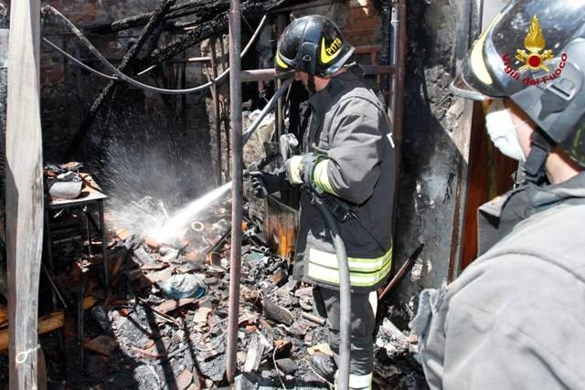 Tre incendi in poche ore: a Castelspina ustionata una anziana
