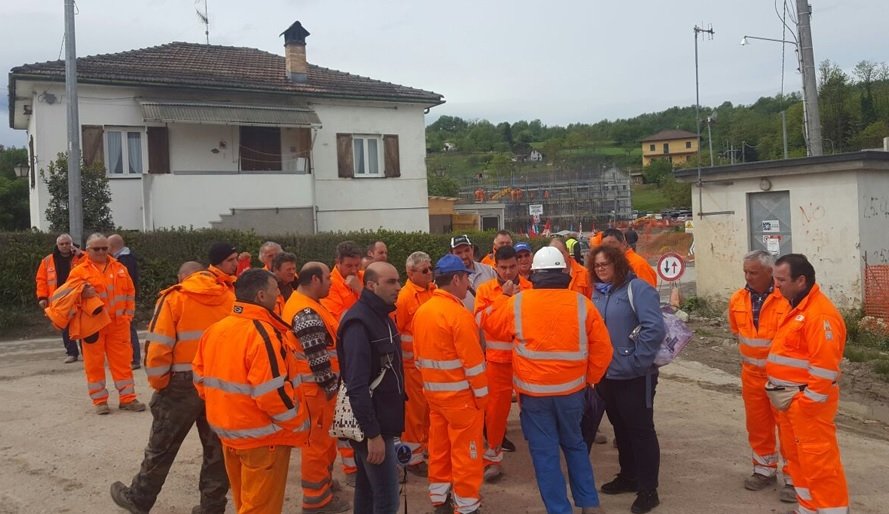 I parlamentari e i consiglieri regionali del Pd incontrano i lavoratori del Cociv in sciopero