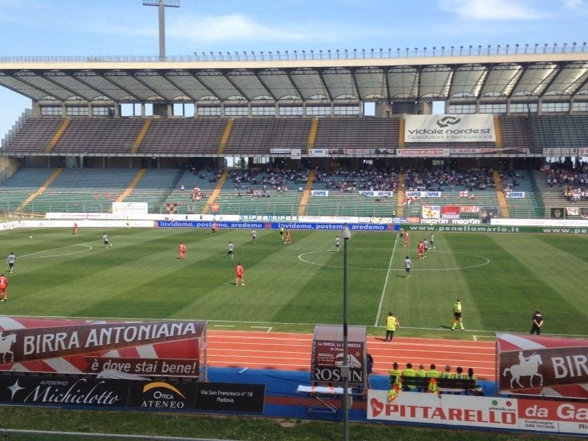Alessandria: la testa è già ai playoff e il Padova domina. All’Euganeo grigi travolti 4-0