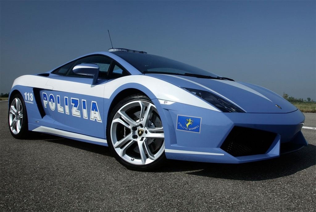 Grande entusiasmo per la Lamborghini Gallardo della Polizia al “Villaggio della sicurezza stradale”