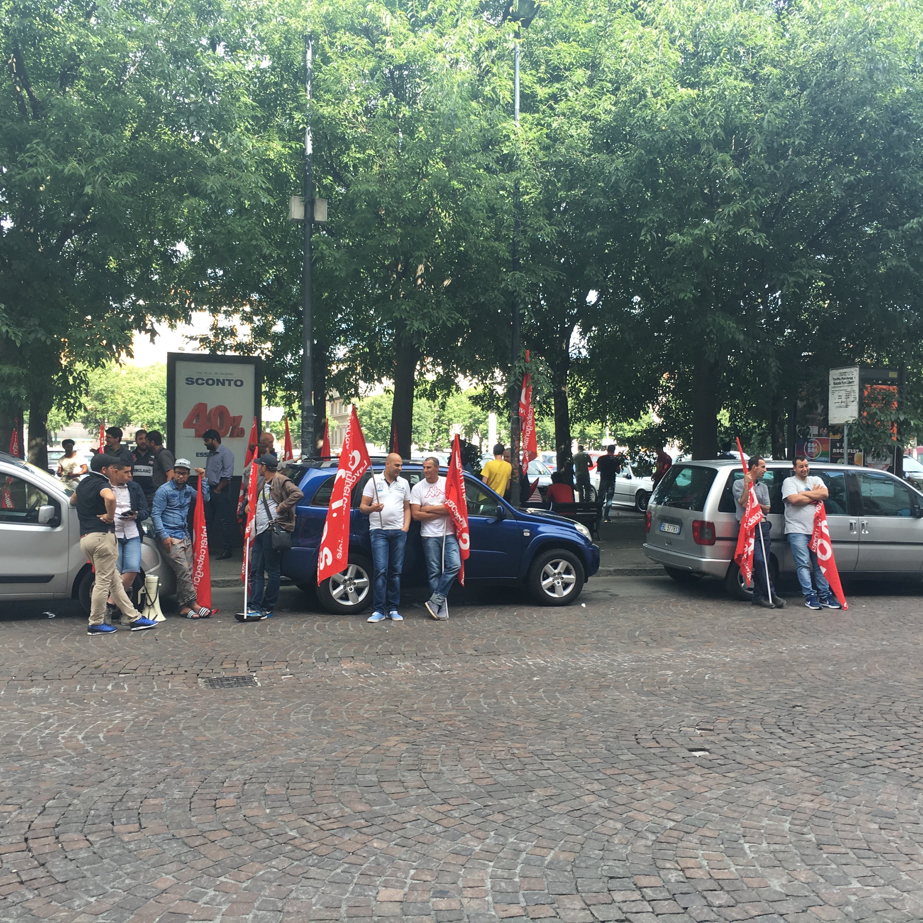 La protesta dei lavoratori Katoen Natie arriva fin sotto la Prefettura di Alessandria