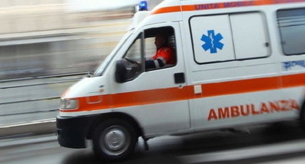 Incidente mortale tra Balzola e Rive: automobilista si ribalta con l’auto