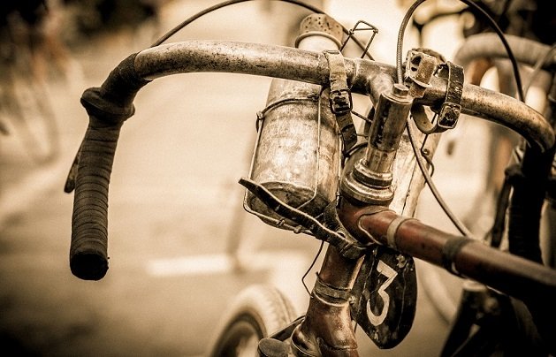 Acqui ripercorre un secolo di storia in bici, torna “Nostalgia del passato”