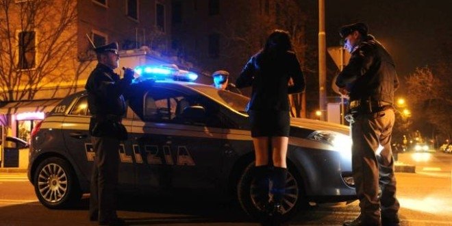 Controlli contro la prostituzione: identificate 15 ragazze, una irregolare