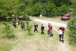 Cade in una zona impervia e non riesce più a rialzarsi. Salvato dai Vigili del Fuoco