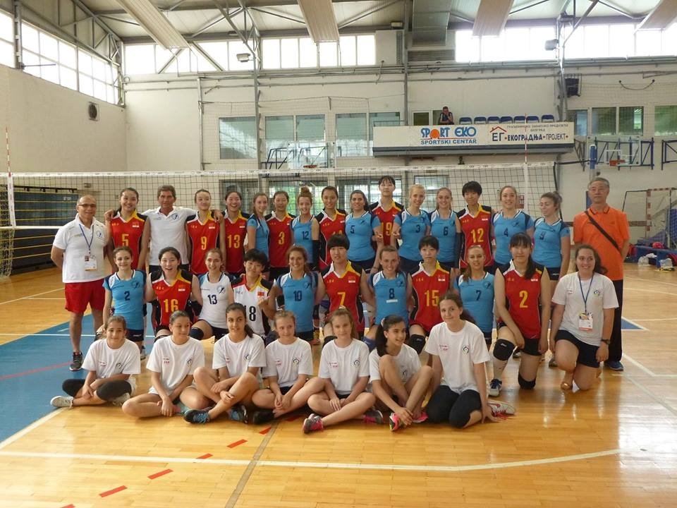 Volley: il racconto del coach/prof Rossi e delle ragazze del Galilei ai mondiali di Belgrado. “Un’esperienza fantastica”