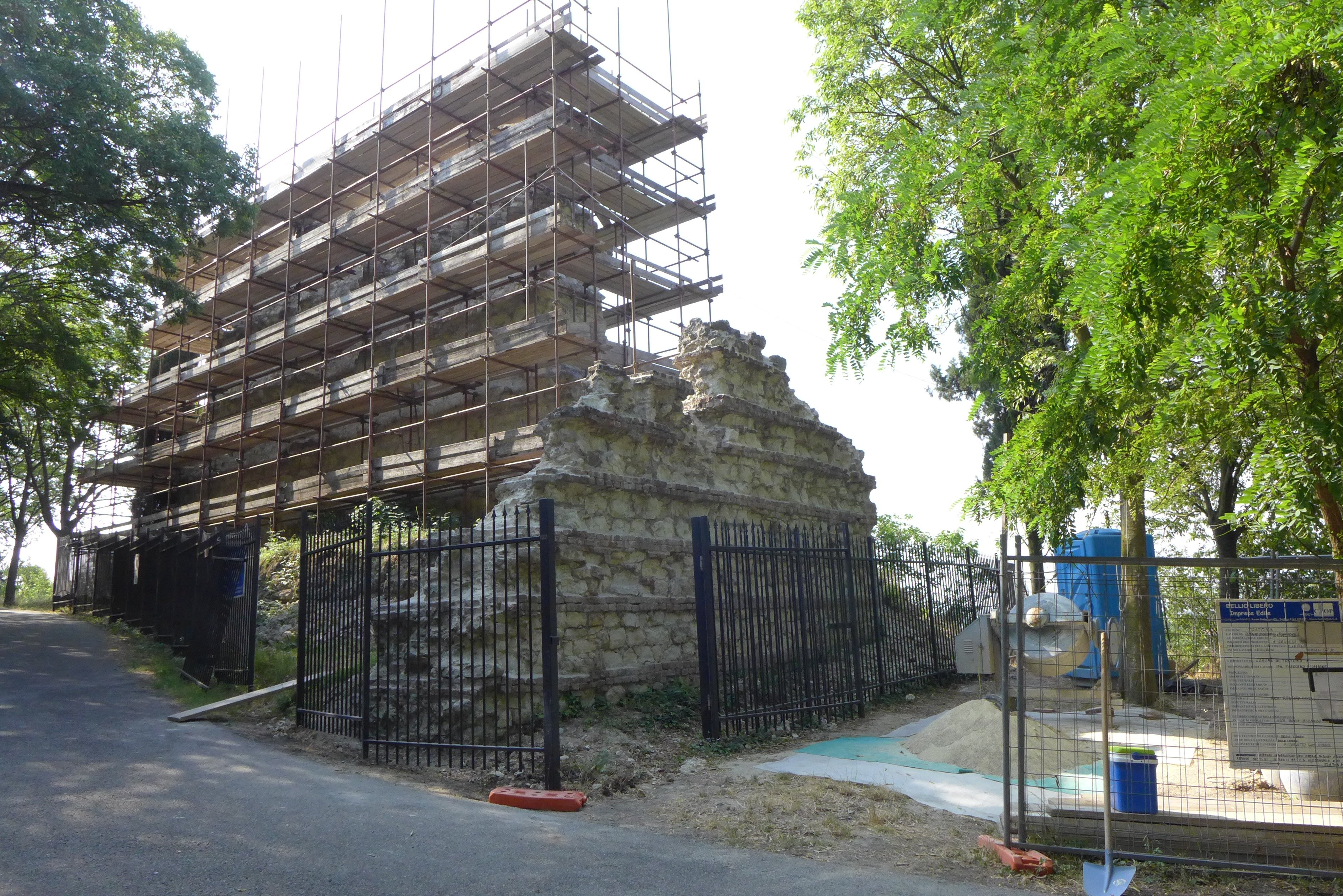Quasi ultimato il restauro delle mura di Tortona