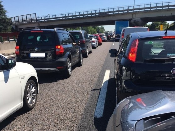 Disagi al traffico sul ponte dello Scrivia a Tortona per un’auto “in panne”