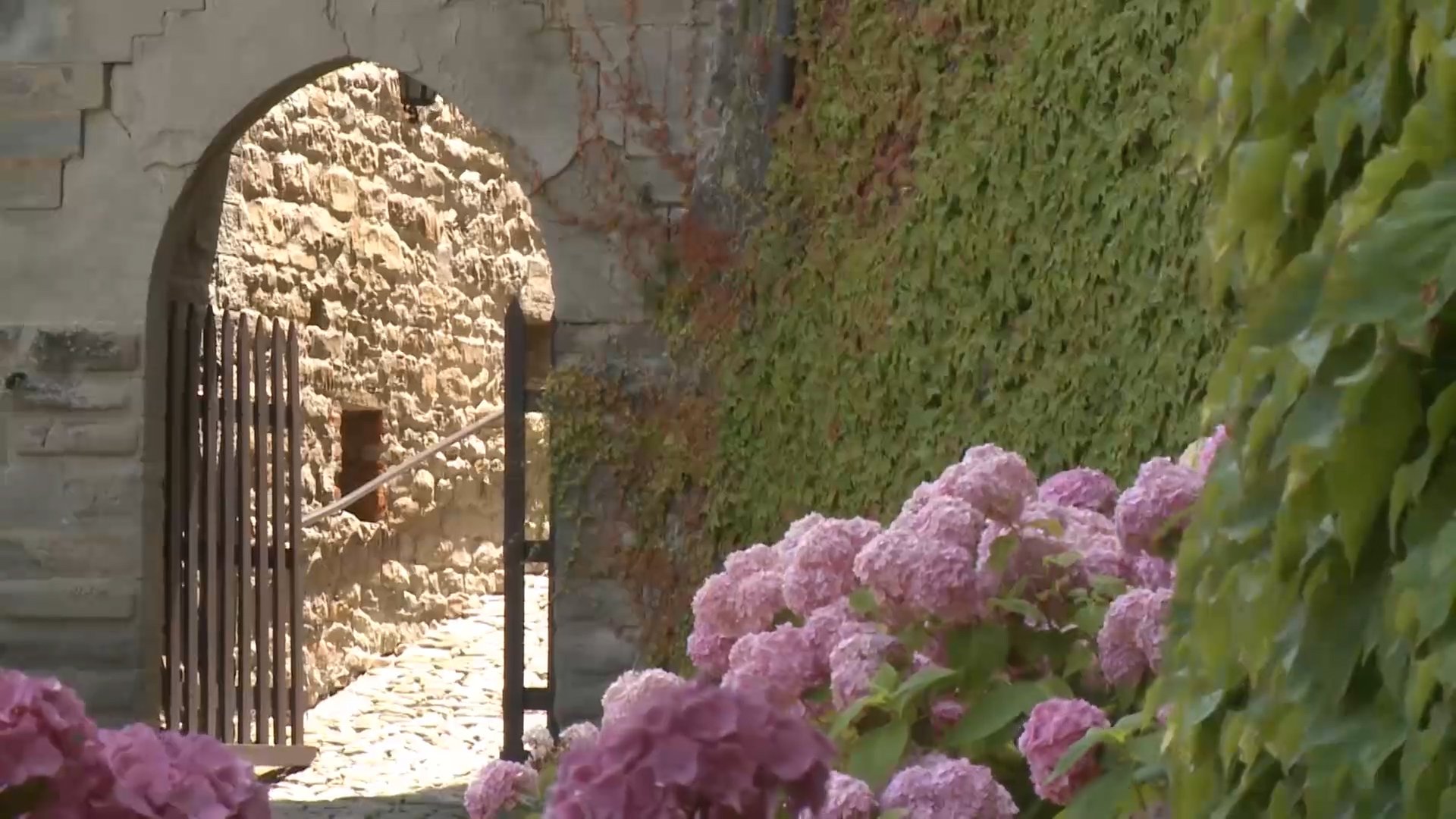 Cremolino: il castello che guarda dall’alto tutto il monferrato acquese