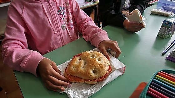 Cammalleri (M5S) sul diritto al panino: “Sì a un tavolo con genitori, comitati mensa e presidi per trovare le linee guida”