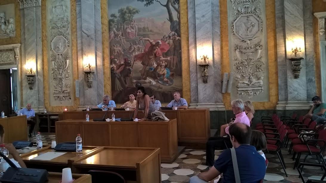 Burrascoso consiglio comunale a Valenza: Cresta si infuria e i 5 stelle lasciano l’incarico di vice a Luca Rossi