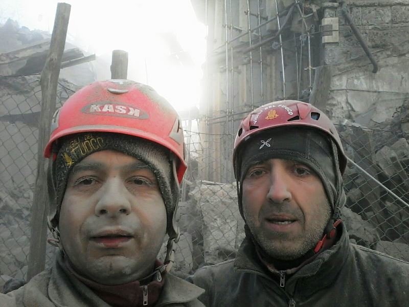 Terremoto: pompieri di Asti sopravvissuti al crollo di una chiesa ad Arquata del Tronto