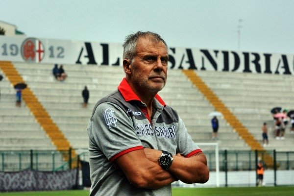 Alessandria: contro l’Olbia mister Braglia dice basta ai gol subiti. “Voglio una squadra più corta”
