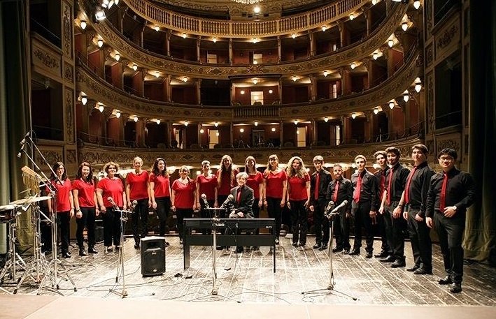 Al Teatro Sociale di Valenza il Coro Gaiamusica omaggia Francesco Roberto