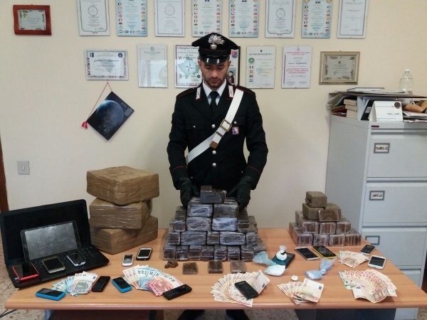 Maxi sequestro di 70 kg hashish da parte dei Carabinieri di Novi [VIDEO]