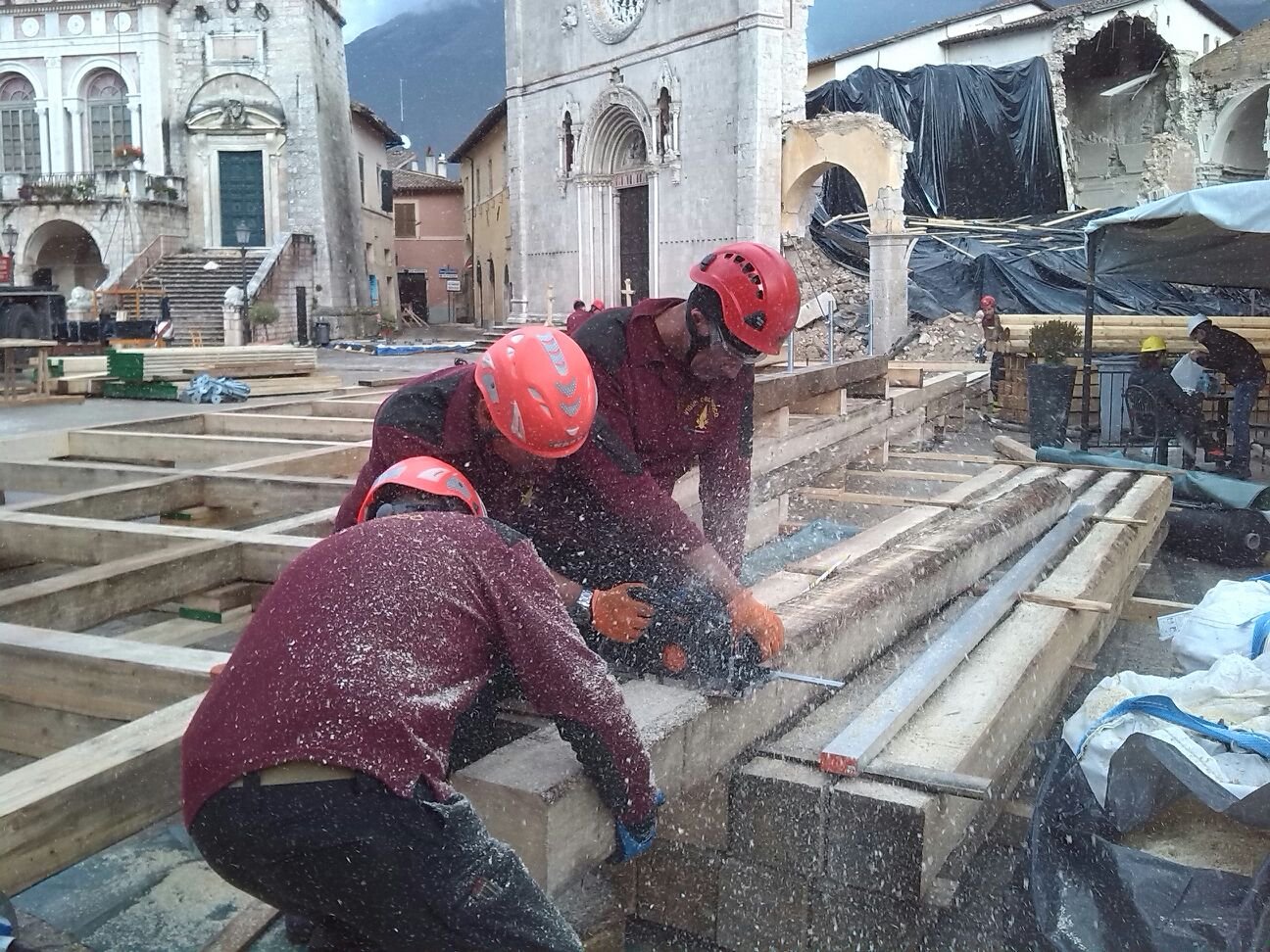 Prosegue l’impegno dei Vigili del Fuoco nelle zone del Centro Italia colpite dal sisma