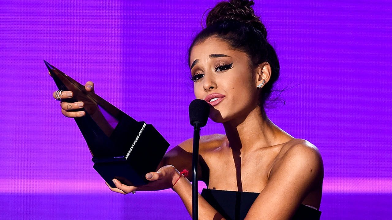Gli American Music Awards incoronano Ariana Grande