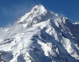 Riprese le ricerche dei due alpinisti dispersi sul Monte Bianco