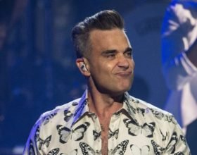 Il video di “Love my life”, il nuovo successo di Robbie Williams