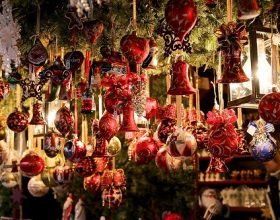 Il fascino dei mercatini di Natale tirolesi tra tradizione e artigianato