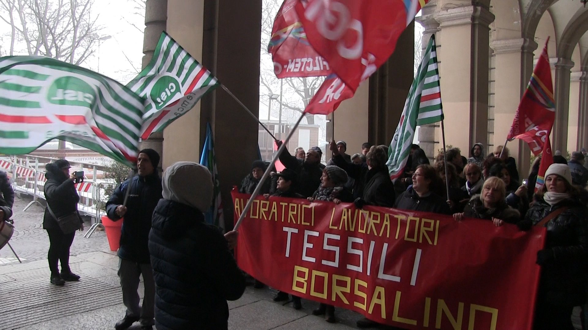 Uniti per la Borsalino: lavoratori, sindacati e istituzioni insieme per salvare la storica azienda