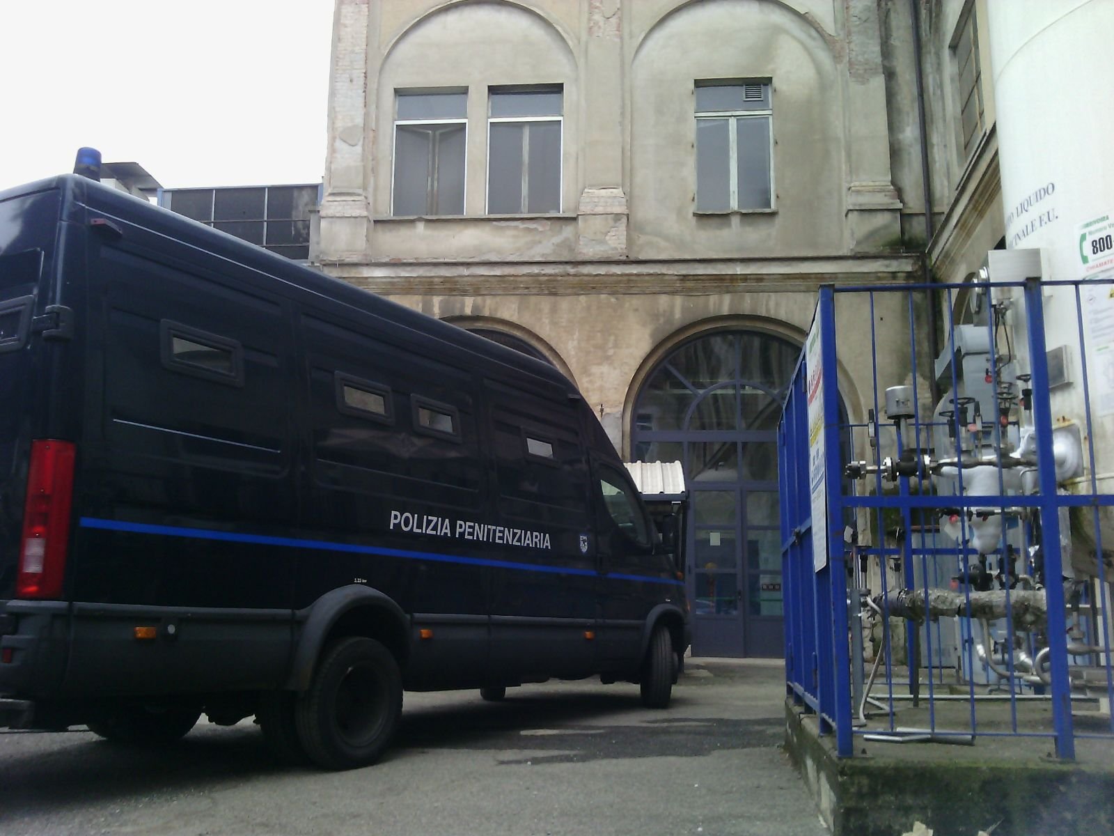 Detenuto tenta la fuga dall’Ospedale di Alessandria: bloccato poco lontano dalla Polizia Penitenziaria
