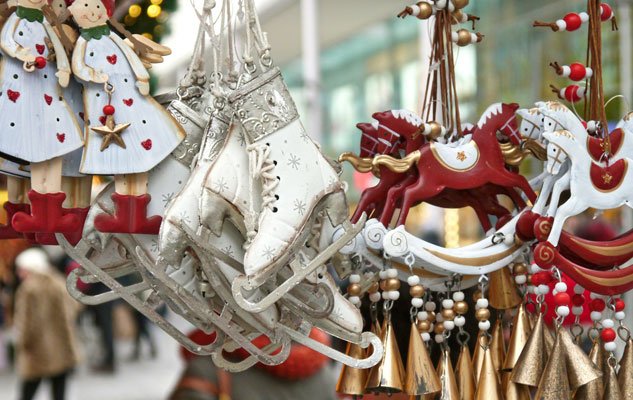 A Valenza una giornata di shopping natalizio tra i colori, i sapori e i suoni del Natale