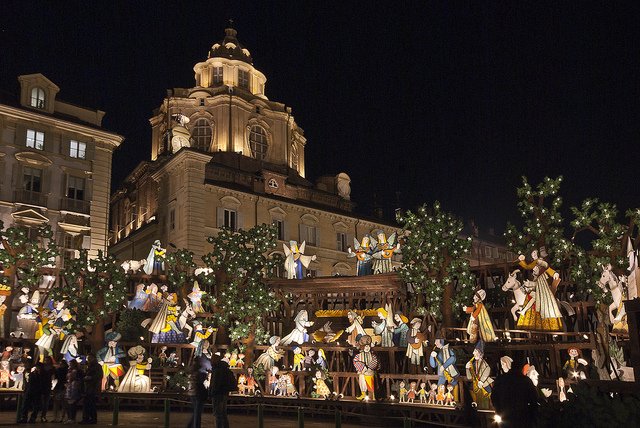 A Torino “Il Gusto del Natale” rivive tra i profumi, i canti e i personaggi del Presepe di Luzzati