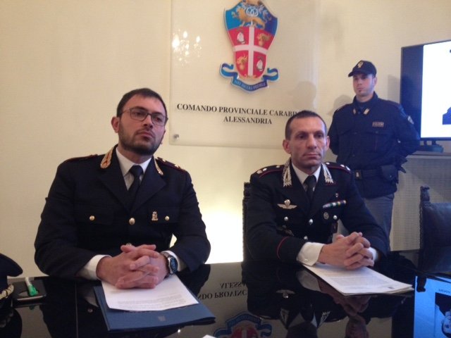 Polizia e Carabinieri arrestano due ladri dopo un furto in un alloggio in via Pietro Micca