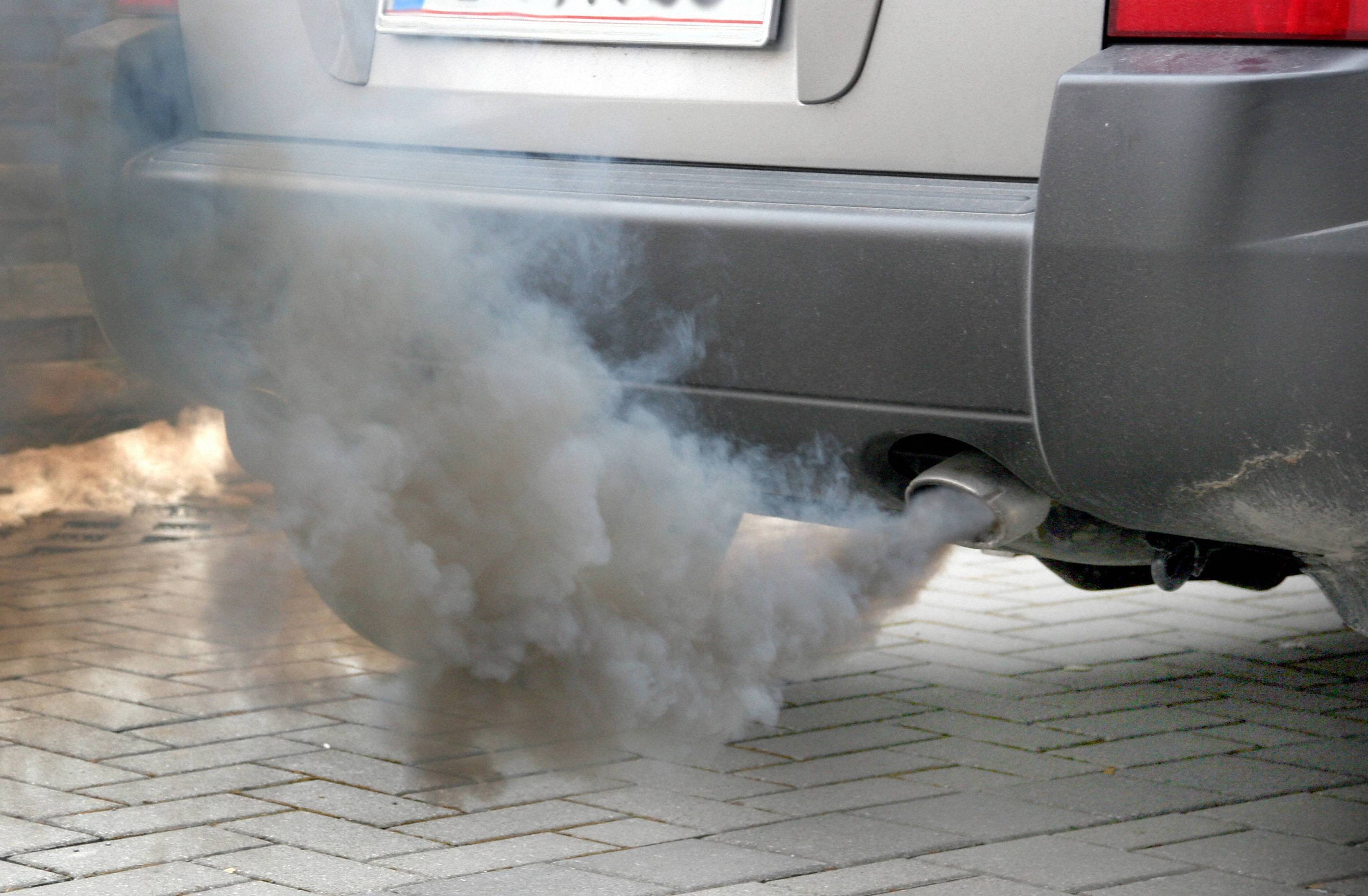 Smog e scarso utilizzo mezzi pubblici: Legambiente boccia Alessandria