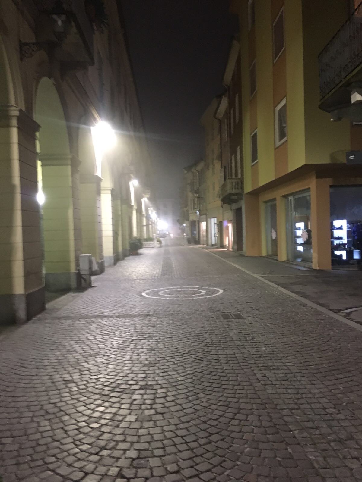Sistemate le prima luci a led nel centro storico di Tortona