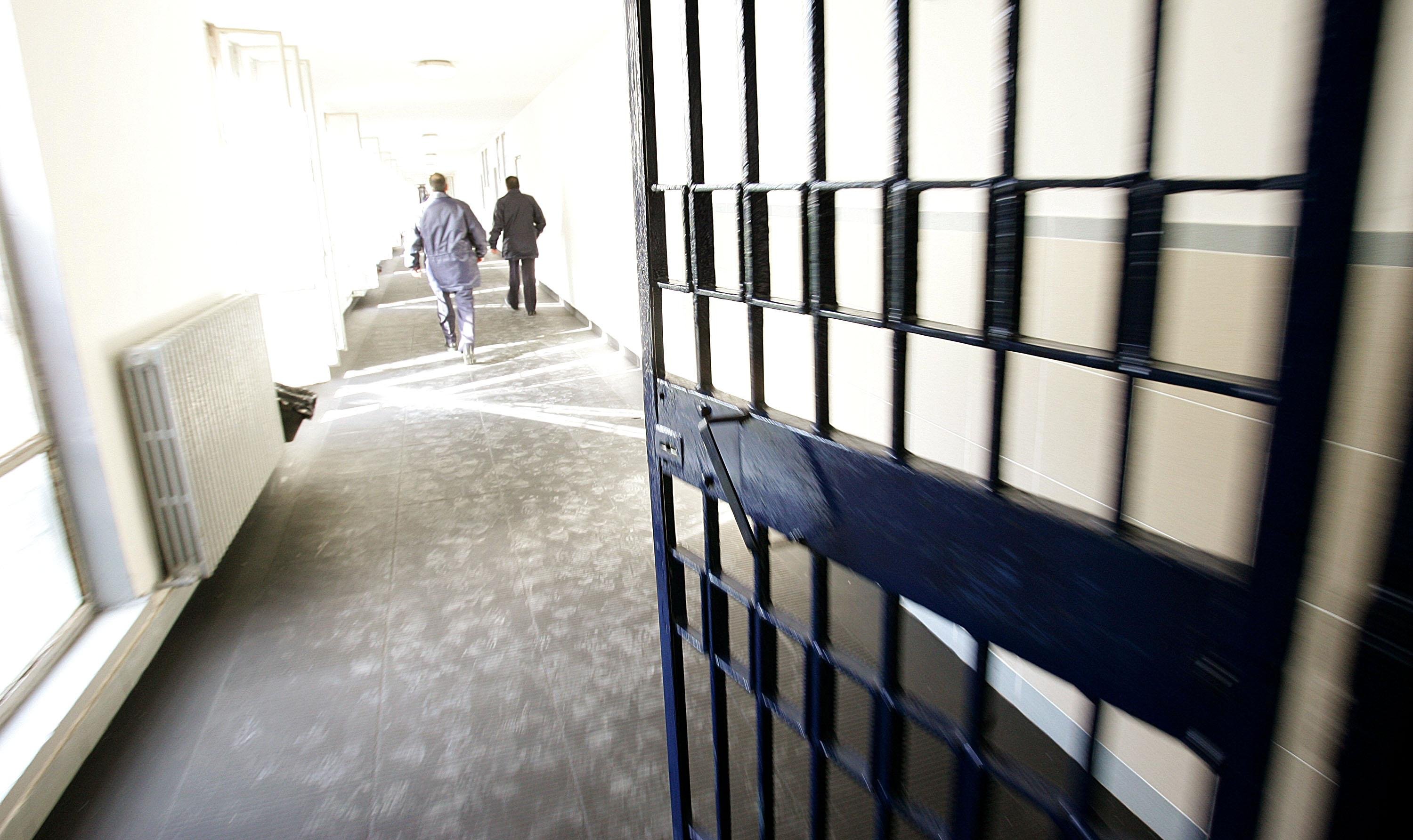 Il Sappe su tensioni di martedì nel carcere di San Michele: “Poliziotti continuano a essere aggrediti senza alcun motivo o ragione”