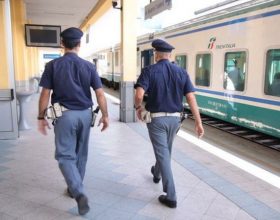 Controlli straordinari della Polfer per punire chi attraversa i binari