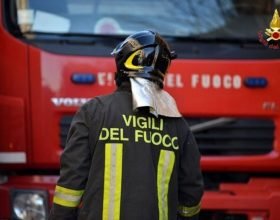 Un camion si è ribaltato lungo la SS 30 a Spigno Monferrato: sul posto i Vigili del Fuoco