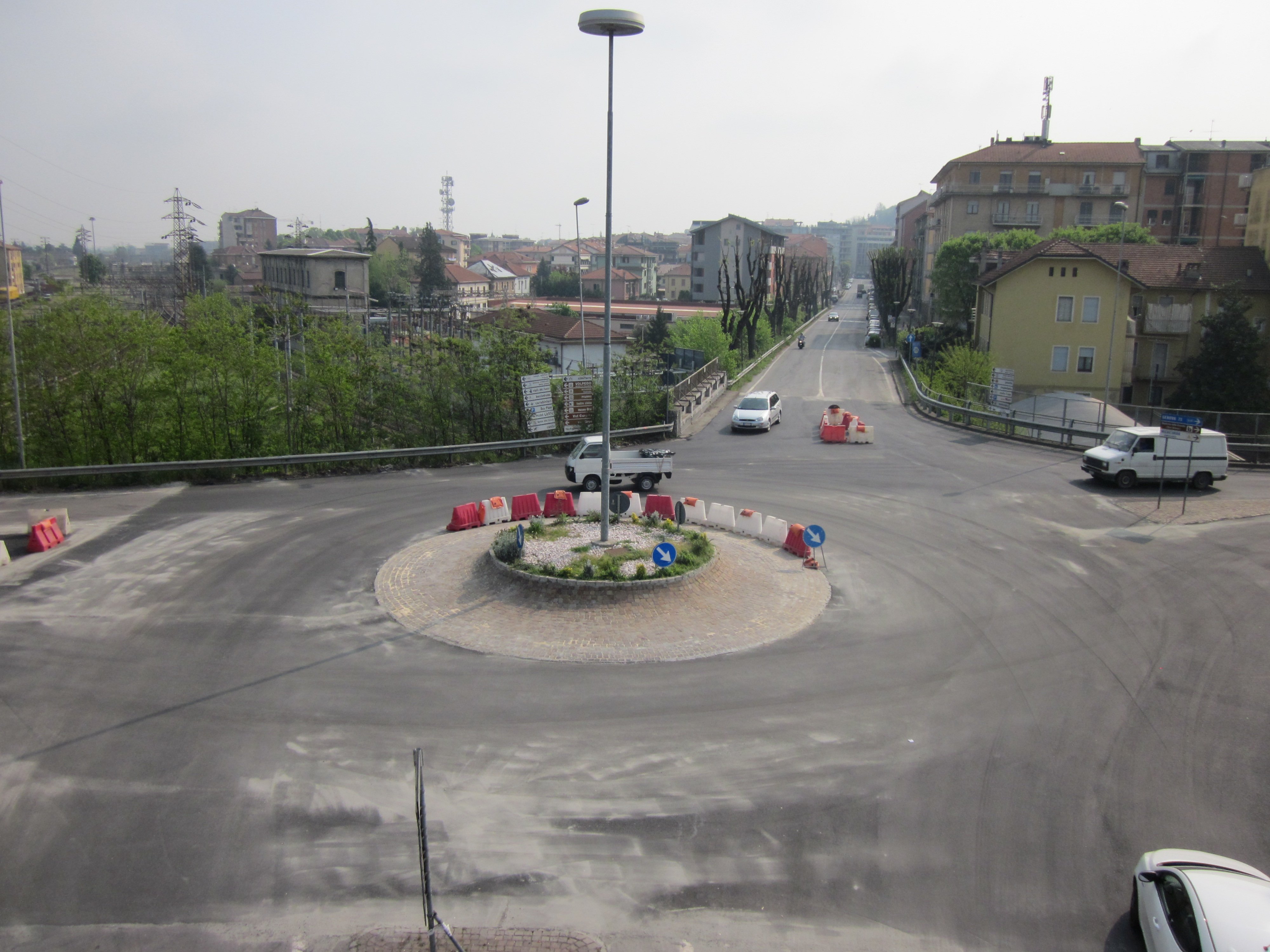 Riaperta al traffico la rotonda Liebig a Tortona 