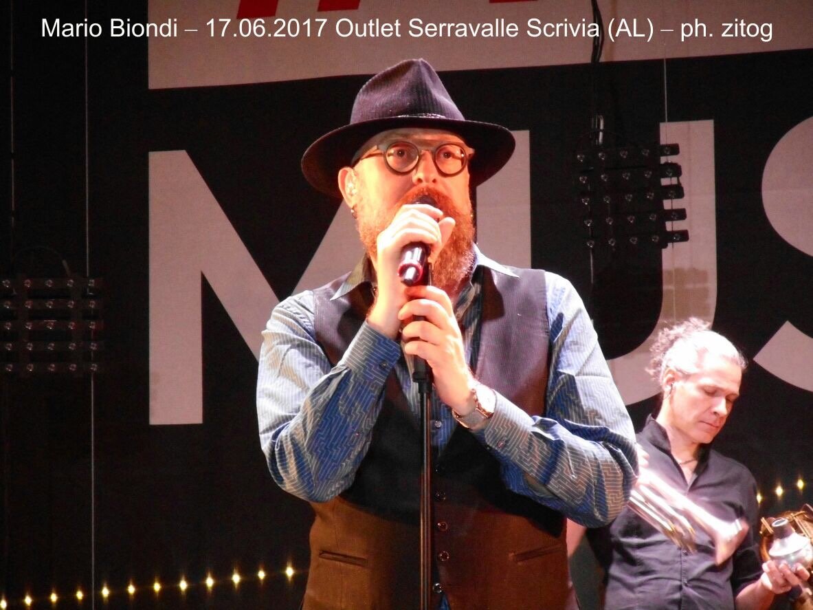 La voce di Mario Biondi rende magica la serata al Serravalle Designer Outlet