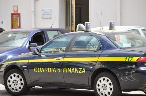 Corsi fantasma a Tortona: sequestrati 750mila euro
