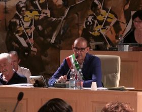Nel primo Consiglio a Palazzo Levi le prime stilettate della minoranza
