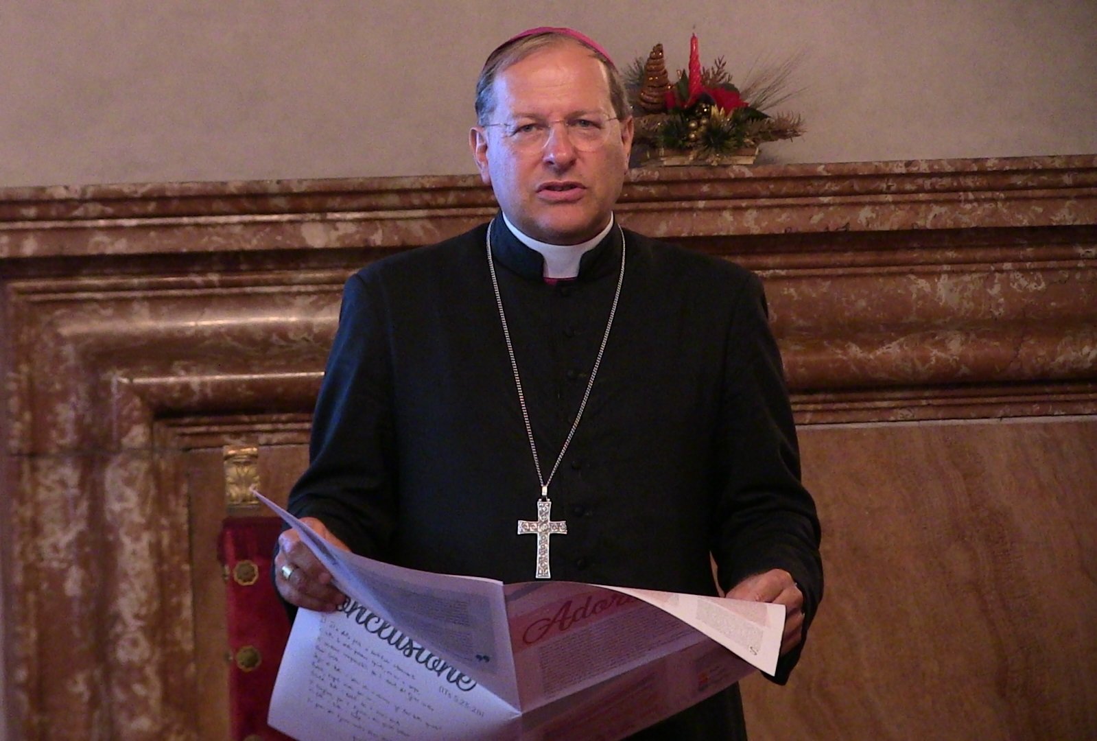 Il vescovo Gallese: “Se non facciamo comunità non è colpa dei preti”