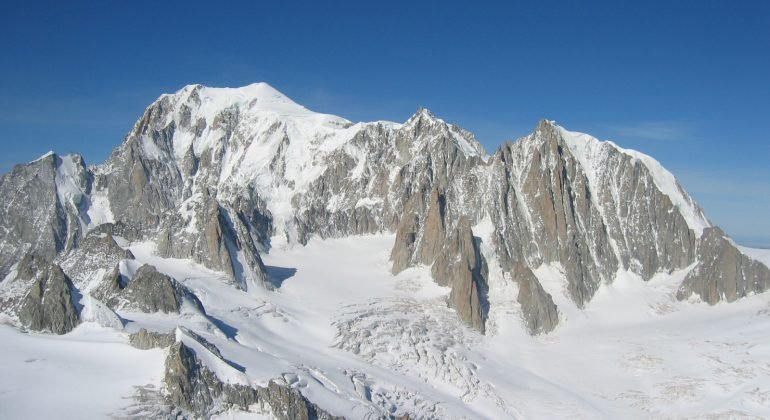 Alpinista novese muore durante una scalata del Monte Bianco