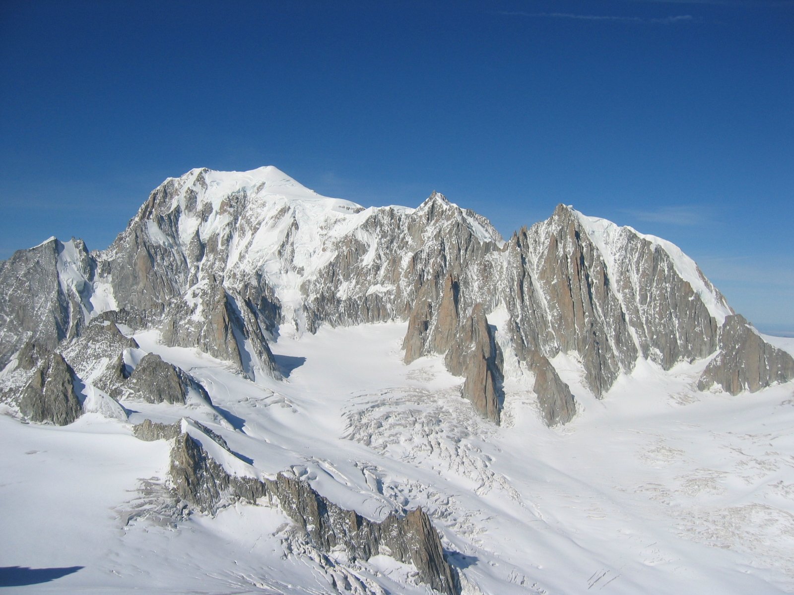 Alpinista novese muore durante una scalata del Monte Bianco