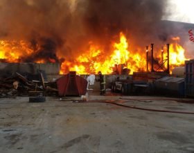 Incendio a Mortara: al momento non ci sono ricadute sull’Alessandrino