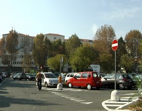 Luci e videocamere a piazzale Berlinguer: accordo Comune-Ospedale