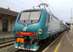 Cinghiale investito da un treno a Genova: situazione tornata normale alle 9