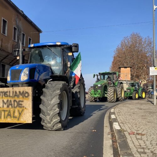 Più di 300 trattori lungo le strade di Alessandria “per ridare dignità al lavoro di chi porta il buon cibo italiano sulle tavole”