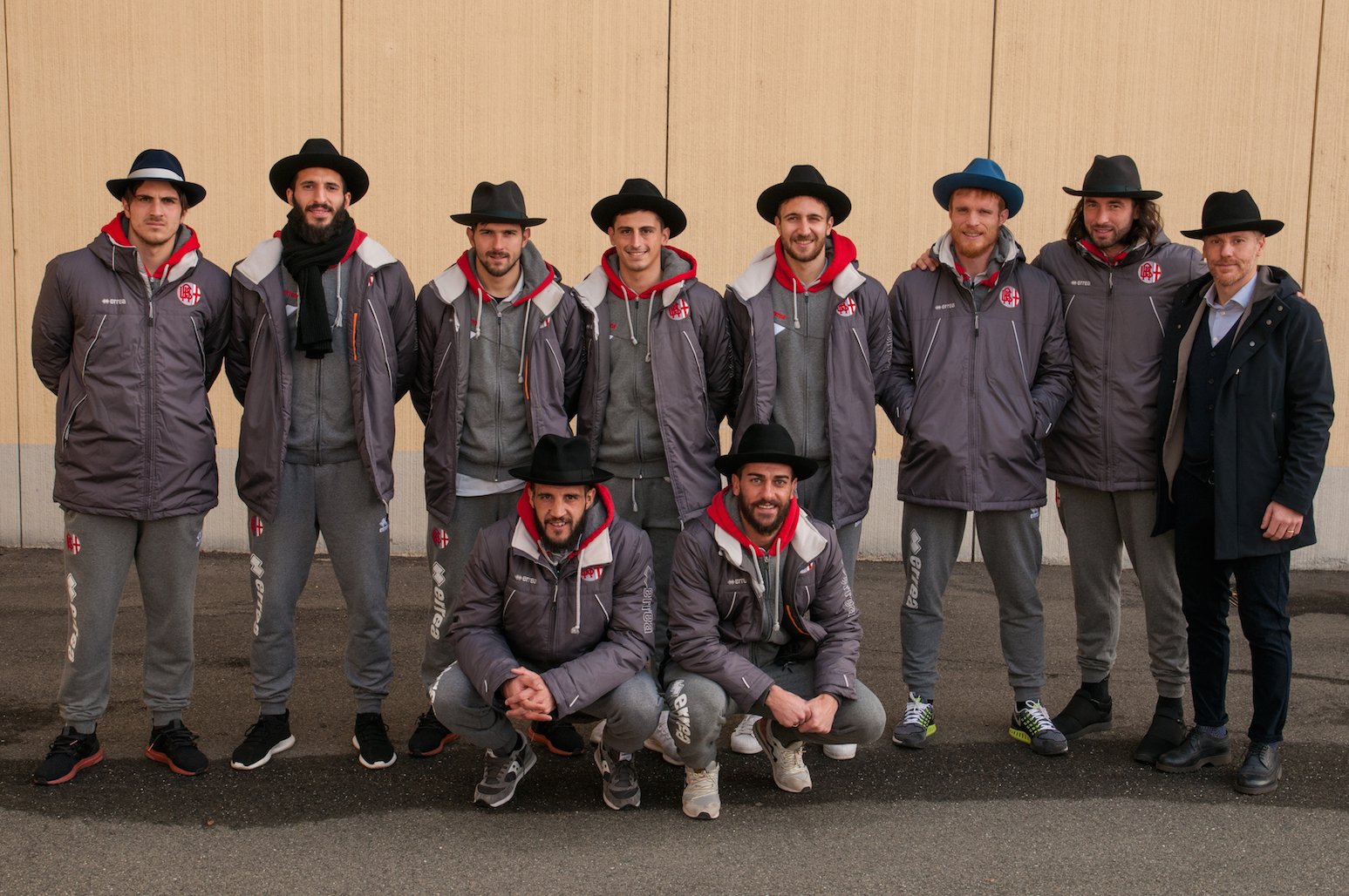 Alessandria Calcio in visita alla Borsalino: tutti col cappello