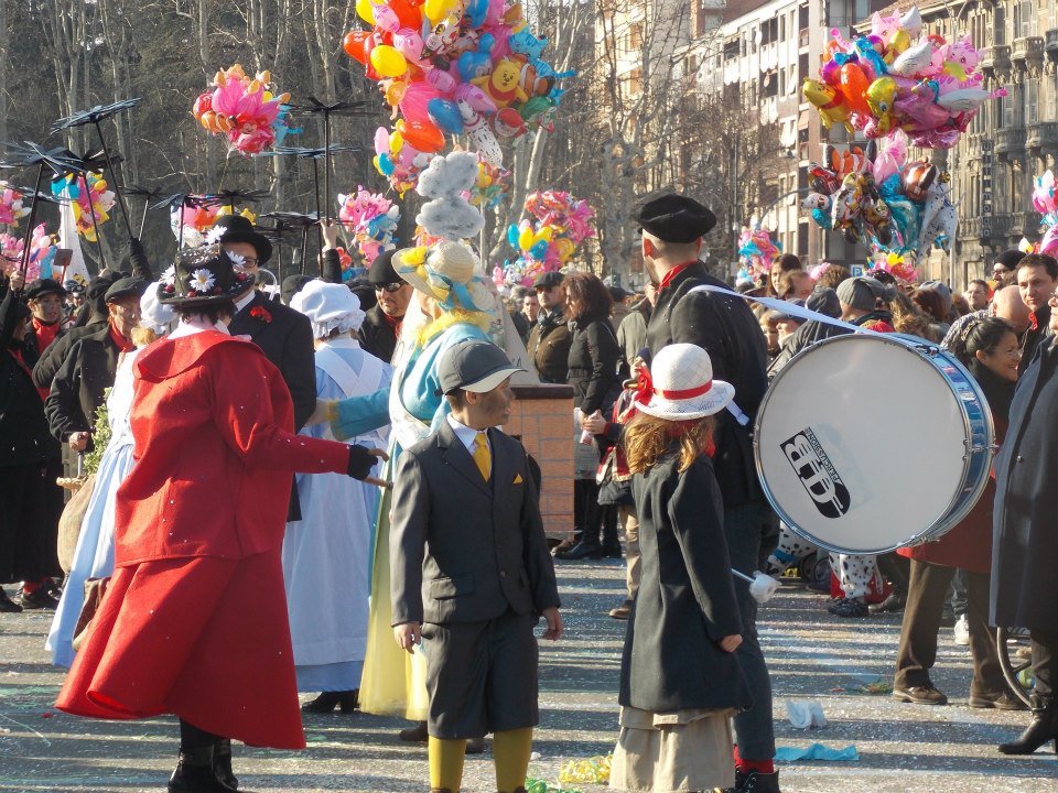 Alessandria festeggia il Carnevale con la sfilata dei carri
