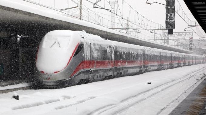 Ferrovie: “Emergenza lieve” per la neve in arrivo. Garantito il 70% dei regionali