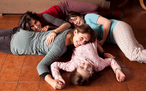 A Valenza c’è il film “Rara-una strana famiglia”